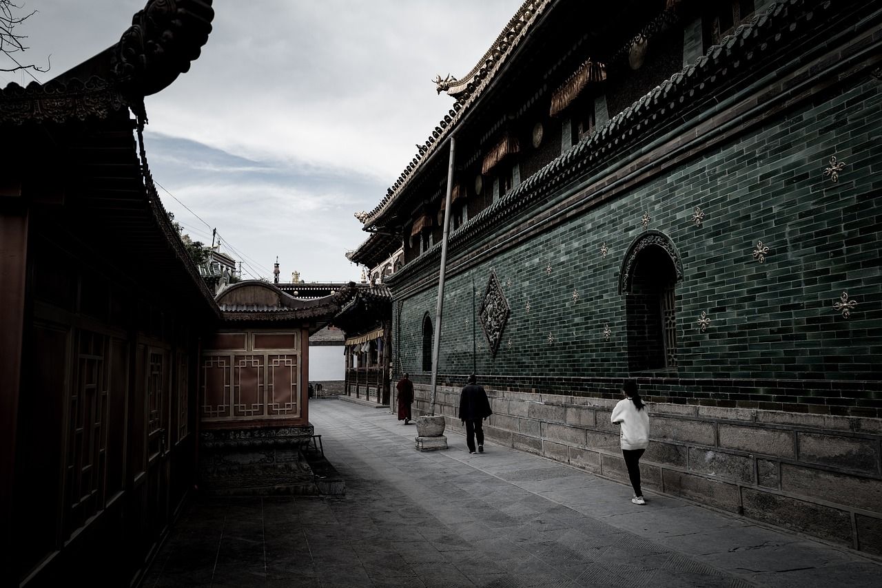 découvrez la richesse culturelle, historique et économique de la chine, un pays fascinant aux paysages variés, de la grande muraille aux métropoles modernes. explorez ses traditions ancestrales, sa gastronomie savoureuse et son influence croissante sur la scène mondiale.