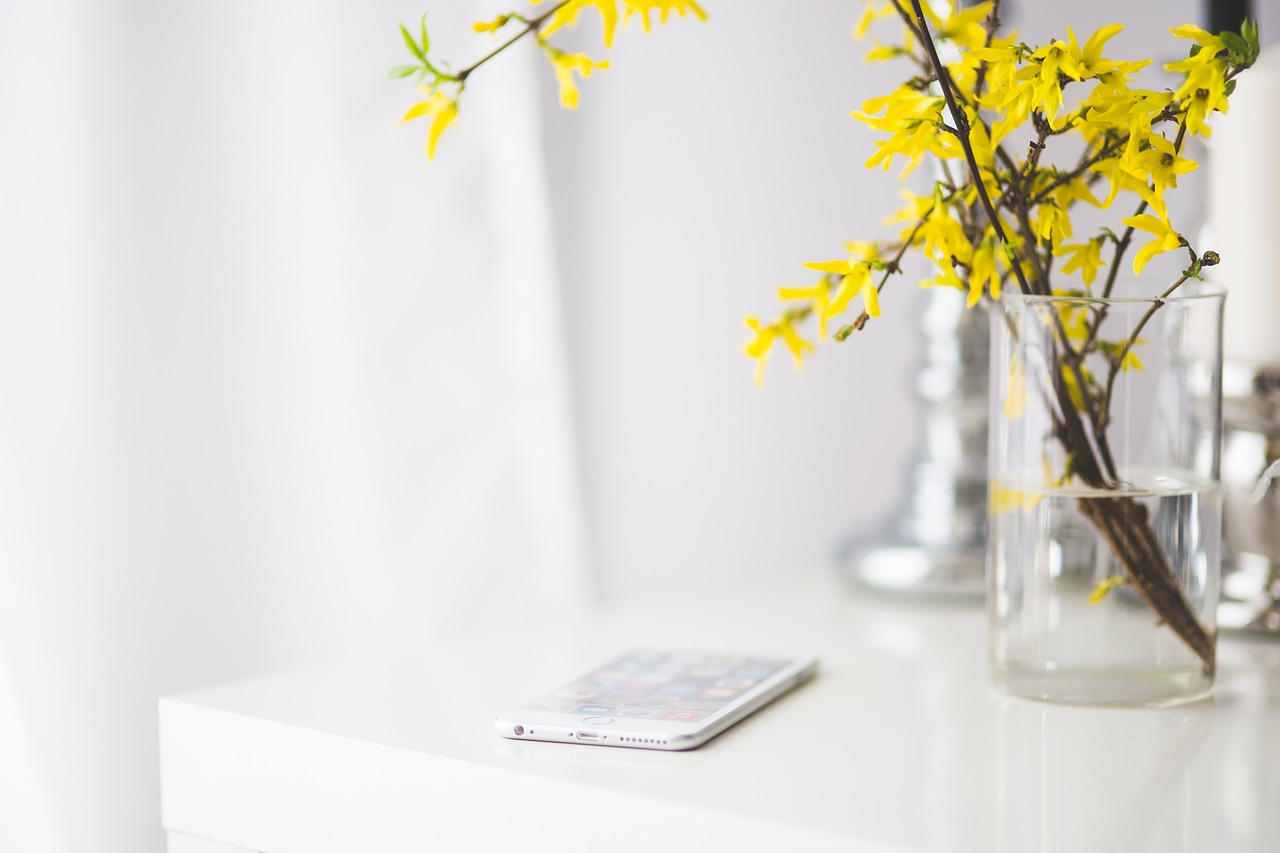 découvrez nos conseils et astuces pour aménager un bureau à domicile fonctionnel et inspirant. transformez votre espace de travail à la maison en un lieu productif et agréable avec notre guide sur le home office.