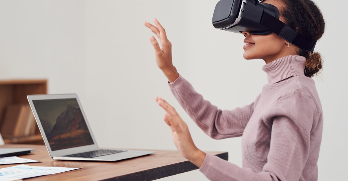 découvrez le monde fascinant de la réalité virtuelle : une technologie immersive qui transforme vos expériences de jeu, d'apprentissage et de divertissement. plongez dans des univers virtuels et explorez des possibilités infinies.