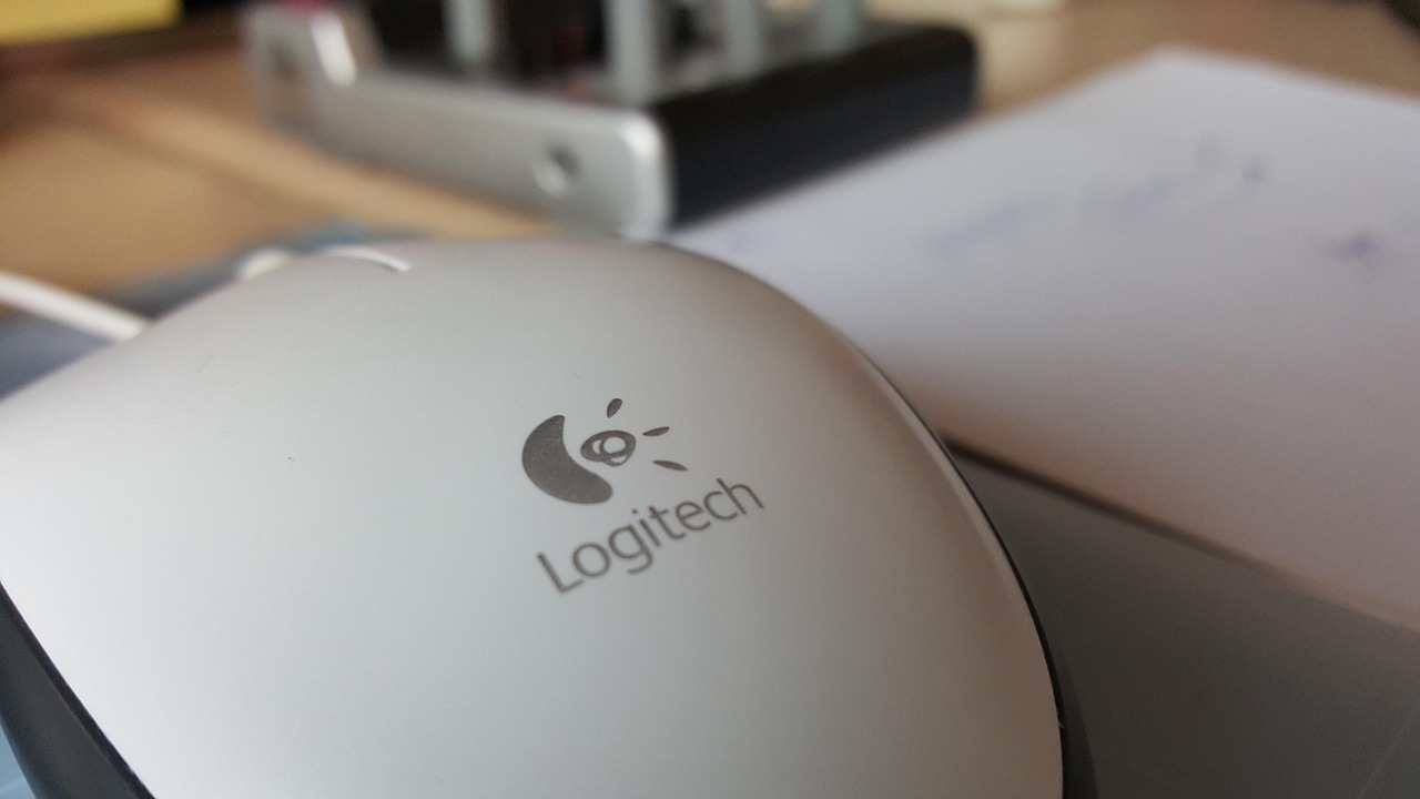 découvrez le logitech g502x, la souris de jeu ultime pour les gamers exigeants. avec son design ergonomique, ses performances optimisées et ses fonctionnalités avancées, cette souris offre un contrôle précis et une personnalisation inégalée pour améliorer votre expérience de jeu.