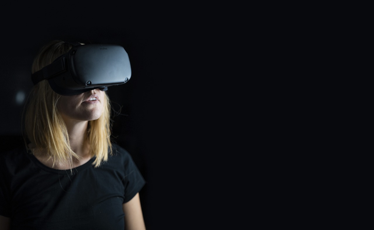 découvrez le monde fascinant de la réalité virtuelle, une technologie immersive qui transforme notre façon d'interagir avec le numérique, offrant des expériences captivantes, des jeux innovants et des simulations réalistes. plongez dans l'avenir du divertissement et de l'apprentissage grâce à la réalité virtuelle.