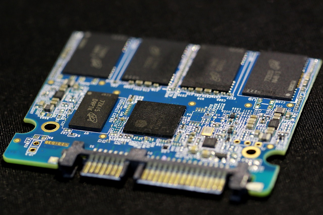 découvrez le ssd nvme crucial p310, alliant haute performance et rapidité pour booster le stockage de votre pc. fiabilité et vitesse optimales garantissent une expérience utilisateur améliorée.