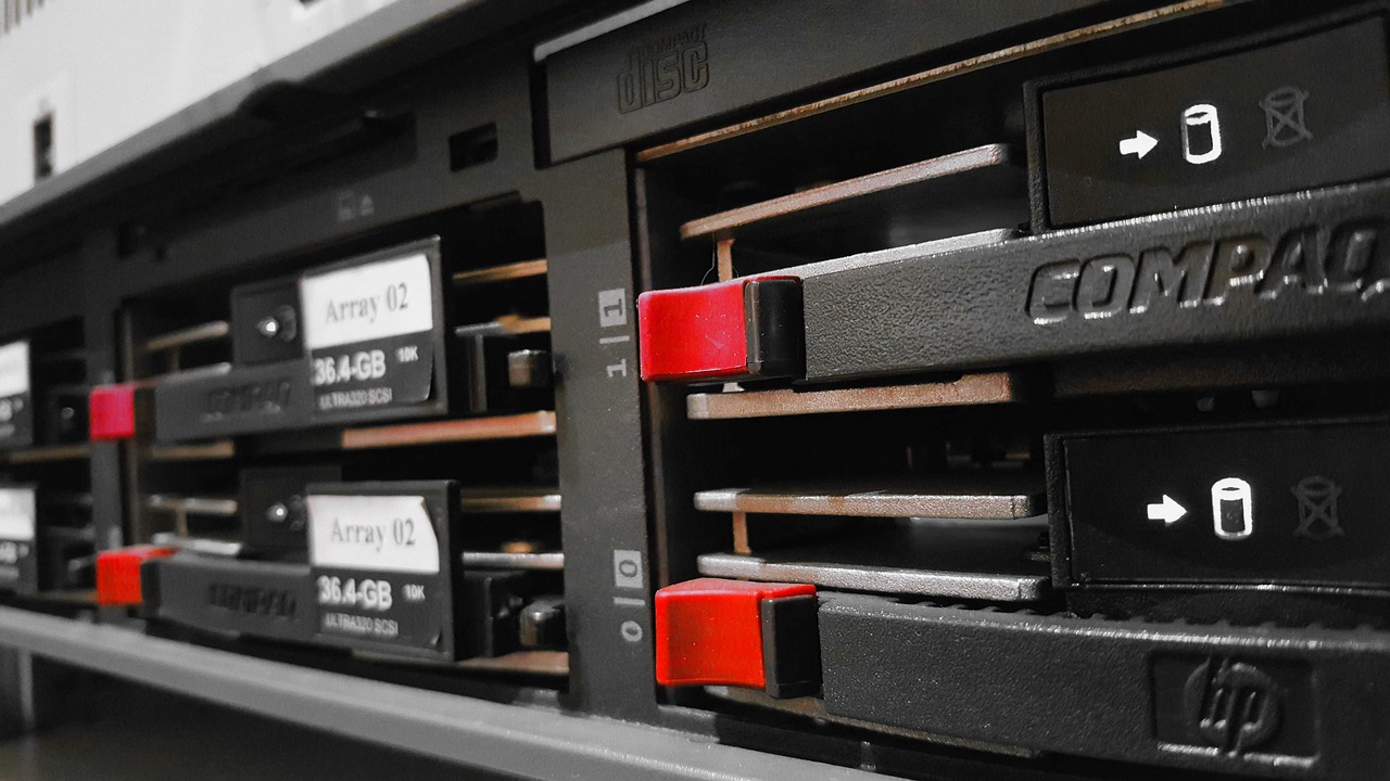 découvrez les fondamentaux de l'informatique, des algorithmes à la programmation, pour maîtriser les technologies numériques et préparer votre avenir dans le domaine de la science informatique.