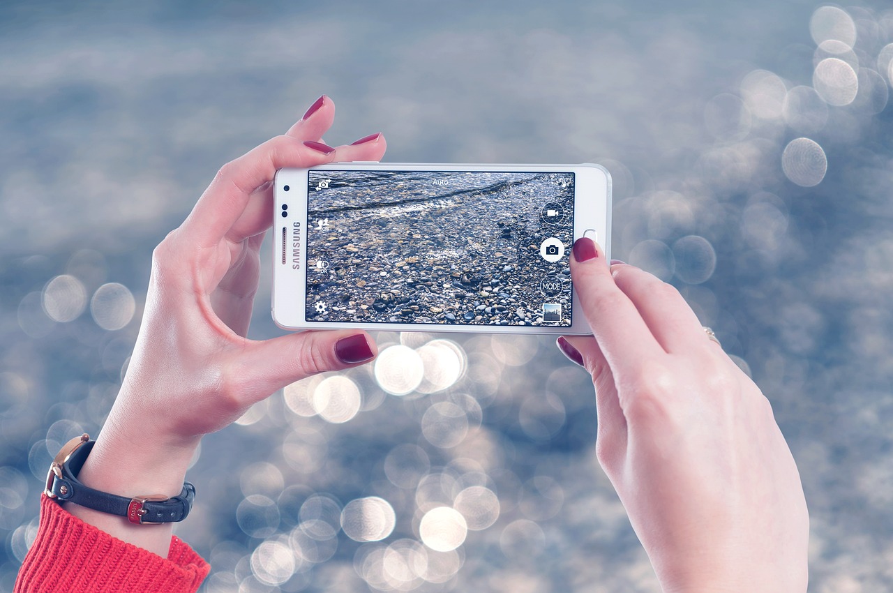Les tendances des smartphones pliables et leurs accessoires