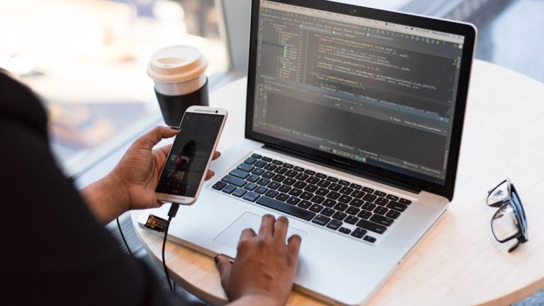 D&eacute;veloppement mobile : les tendances &agrave; suivre en 2025