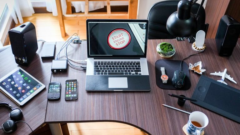 d&eacute;couvrez notre s&eacute;lection de gadgets innovants et amusants qui simplifient votre quotidien. explorez les derni&egrave;res tendances technologiques et trouvez le cadeau parfait pour tous les passionn&eacute;s de nouvelles technologies.