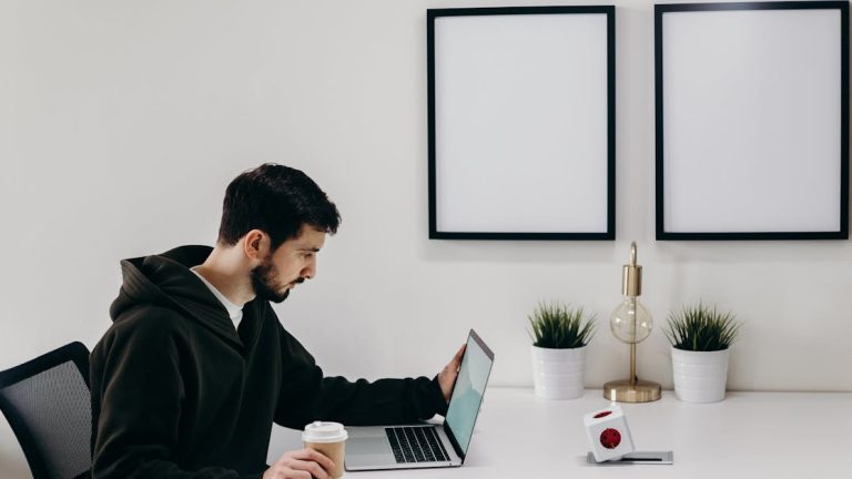 Logiciels essentiels pour am&eacute;liorer votre productivit&eacute; quotidienne