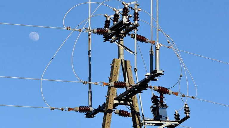 d&eacute;couvrez les tensions technologiques entre les &eacute;tats-unis et la chine, un enjeu majeur qui influence l'&eacute;conomie mondiale, les politiques commerciales et l'innovation. analyse des impacts sur les entreprises et les consommateurs.