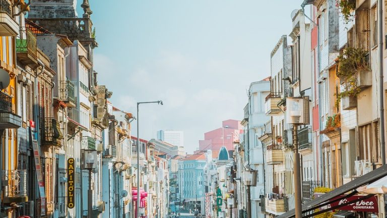 d&eacute;couvrez la zone informatique centralis&eacute;e, un espace d&eacute;di&eacute; &agrave; l'optimisation et &agrave; la gestion efficace des ressources technologiques de votre entreprise. profitez d'une infrastructure robuste, d'une s&eacute;curit&eacute; renforc&eacute;e et de services it int&eacute;gr&eacute;s pour am&eacute;liorer la productivit&eacute; et la collaboration.