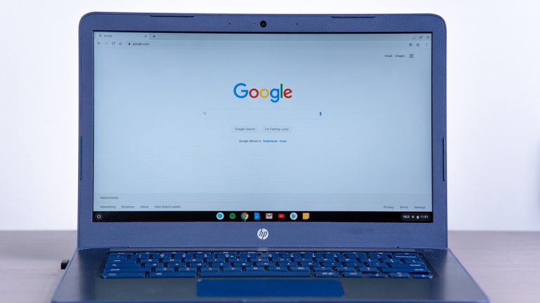 d&eacute;couvrez les chromebooks, des ordinateurs portables &eacute;l&eacute;gants et performants, id&eacute;aux pour le travail, l'&eacute;cole et le divertissement, offrant une exp&eacute;rience rapide et s&eacute;curis&eacute;e gr&acirc;ce &agrave; chrome os. parfaits pour la navigation web, le travail collaboratif et l'acc&egrave;s &agrave; des applications en ligne.