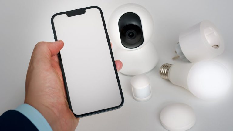 d&eacute;couvrez comment s&eacute;curiser les objets connect&eacute;s avec des solutions iot adapt&eacute;es. prot&eacute;gez vos donn&eacute;es et votre r&eacute;seau contre les menaces potentielles gr&acirc;ce &agrave; des strat&eacute;gies de cybers&eacute;curit&eacute; avanc&eacute;es.