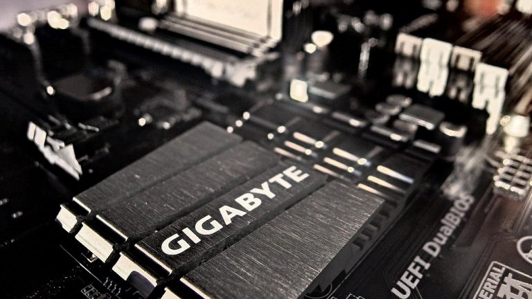 d&eacute;couvrez les processeurs amd, synonymes de performance et d'innovation. que vous soyez un gamer, un professionnel de la cr&eacute;ation ou simplement &agrave; la recherche d'une puissance de calcul fiable, explorez notre gamme de processeurs amd qui allient vitesse, efficacit&eacute; &eacute;nerg&eacute;tique et technologies avanc&eacute;es.