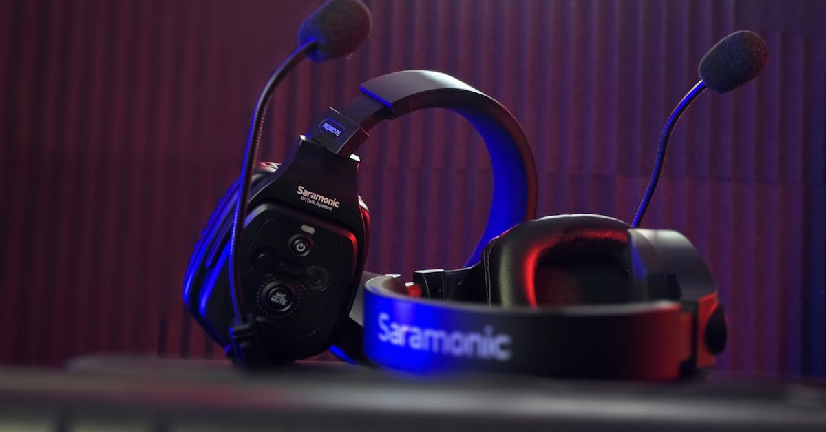 découvrez nos écouteurs bluetooth, alliant qualité sonore exceptionnelle et liberté de mouvement. profitez d'une expérience d'écoute sans fil, avec une autonomie prolongée, un confort optimal et un design élégant. idéals pour la musique, les appels et le sport.