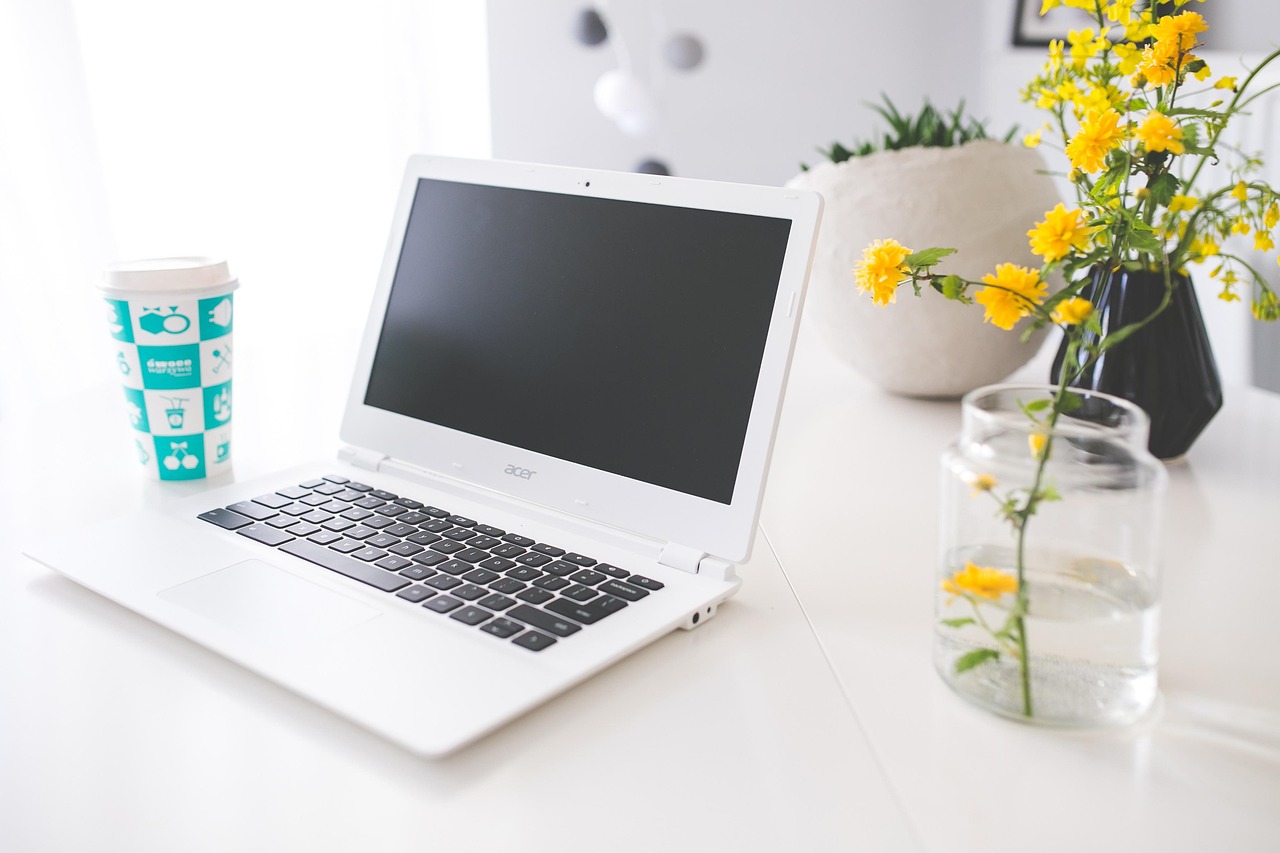 découvrez le chromebook, un ordinateur portable léger et puissant, idéal pour la navigation web, le travail en ligne et le divertissement. bénéficiez d'un système d'exploitation chrome os fluide et d'une autonomie exceptionnelle, parfait pour les étudiants et les professionnels en déplacement.