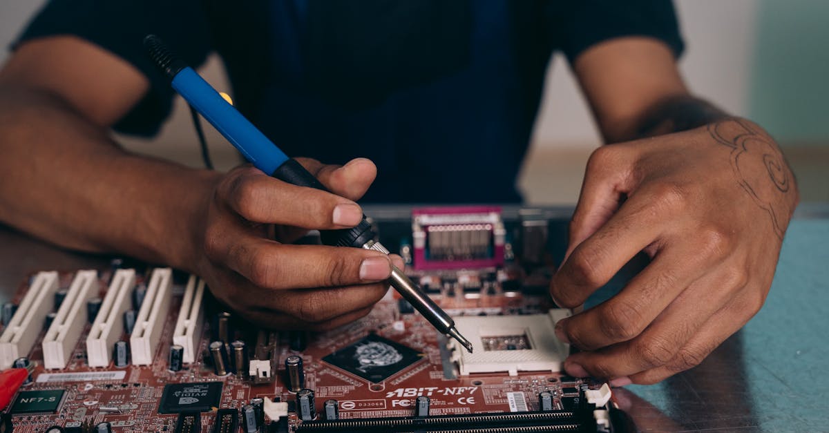 découvrez notre guide complet sur les composants matériels, incluant les processeurs, cartes graphiques, mémoires et autres éléments essentiels pour assembler ou améliorer votre ordinateur. optimisez votre expérience technologique grâce à des conseils d'experts et des recommandations de produits.