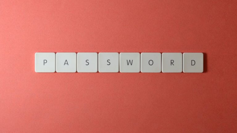 d&eacute;couvrez l'authentification multifactorielle, une m&eacute;thode de s&eacute;curit&eacute; avanc&eacute;e qui renforce la protection de vos comptes en exigeant plusieurs v&eacute;rifications d'identit&eacute;. prot&eacute;gez vos donn&eacute;es sensibles contre les acc&egrave;s non autoris&eacute;s gr&acirc;ce &agrave; cette solution fiable et efficace.