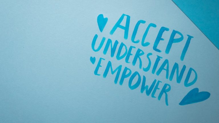 d&eacute;couvrez l'intelligence &eacute;motionnelle, une comp&eacute;tence essentielle pour mieux comprendre et g&eacute;rer vos &eacute;motions ainsi que celles des autres. apprenez &agrave; d&eacute;velopper cette aptitude cl&eacute; pour am&eacute;liorer vos relations personnelles et professionnelles, favoriser votre bien-&ecirc;tre et atteindre vos objectifs avec empathie et succ&egrave;s.