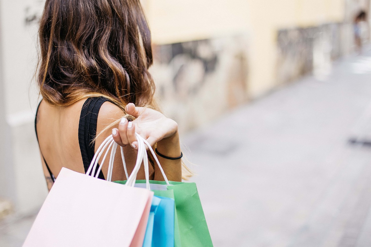 découvrez le monde du retail : tendances, stratégies et innovations pour optimiser votre expérience d'achat et booster la performance de votre magasin.