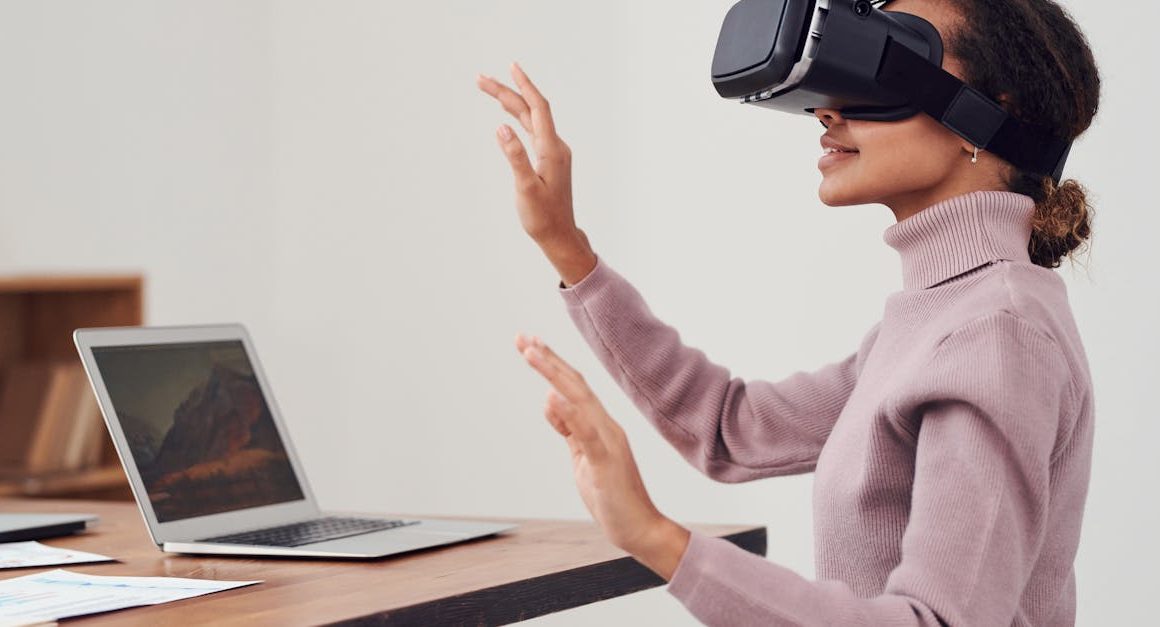 découvrez l'univers fascinant de la réalité augmentée : technologies innovantes, applications pratiques et expériences immersives qui transforment notre perception du monde. explorez comment la réalité augmentée influence divers secteurs, de l'éducation au divertissement, et préparez-vous à vivre une nouvelle dimension de l'interaction numérique.