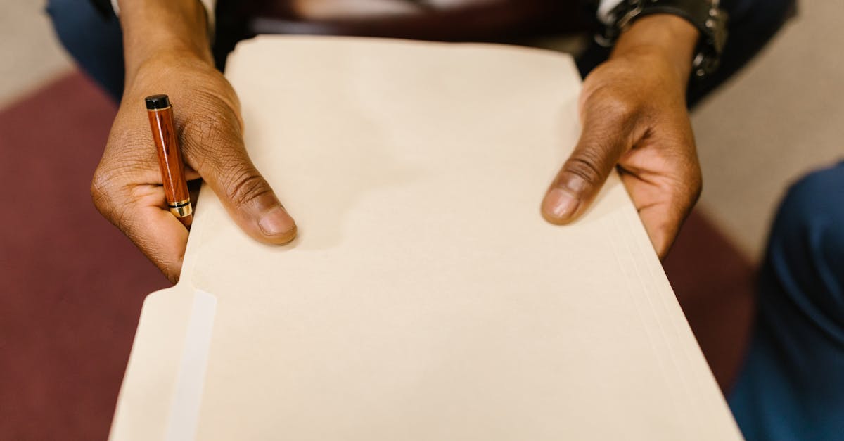 découvrez les responsabilités légales qui encadrent les individus et les entreprises. apprenez comment la législation définit les obligations et les implications juridiques en cas de non-respect des normes. informez-vous sur les droits et devoirs dans différents contextes juridiques.