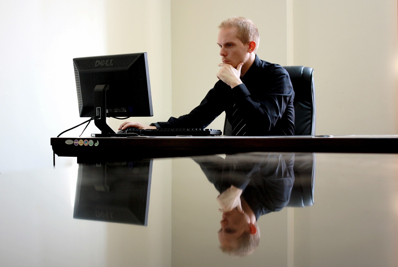 découvrez notre sélection de moniteurs d'ordinateur, alliant performance et qualité d'image pour une expérience de travail et de divertissement optimale. idéal pour les professionnels et les gamers, nos écrans offrent des technologies avancées et un design ergonomique.