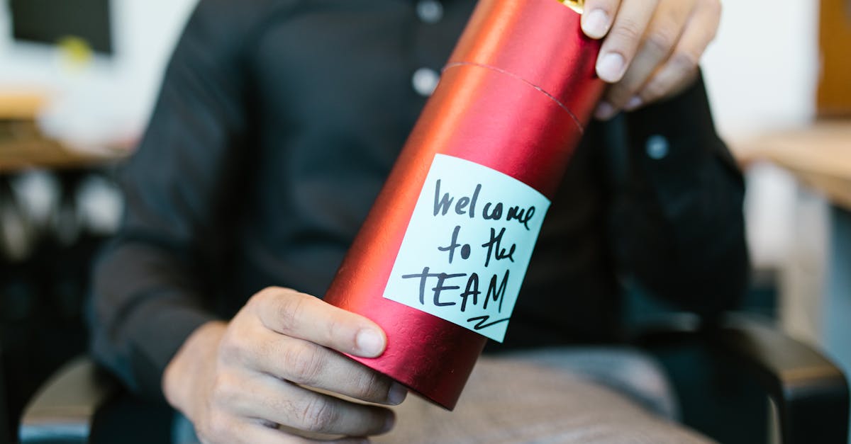 découvrez le red teaming, une approche proactive en cybersécurité qui simule des attaques réelles pour identifier les vulnérabilités de votre système. améliorez votre sécurité et préparez-vous face aux menaces avec des stratégies éprouvées et des tests rigoureux.