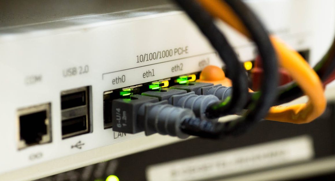 découvrez l'iot (internet des objets), une technologie innovante connectant des objets du quotidien à internet pour faciliter la collecte de données, l'automatisation et l'amélioration de votre vie quotidienne.