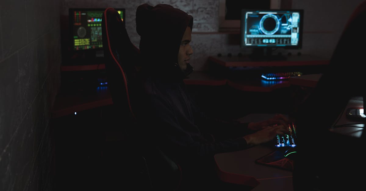 découvrez le security operations center (soc) : explication de son rôle clé dans la surveillance, la détection et la réponse aux incidents de cybersécurité pour protéger efficacement votre entreprise.