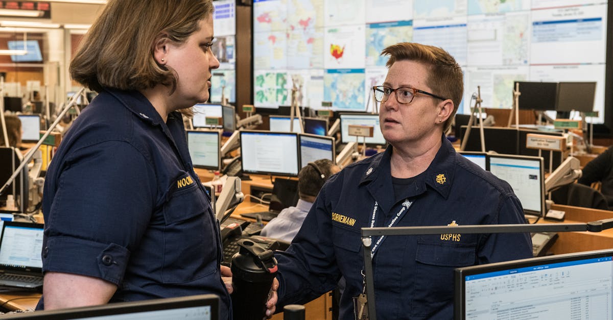 découvrez le security operations center (soc), une équipe dédiée à la surveillance, la détection et la réponse aux incidents de sécurité informatique pour protéger efficacement les systèmes d'information des entreprises.
