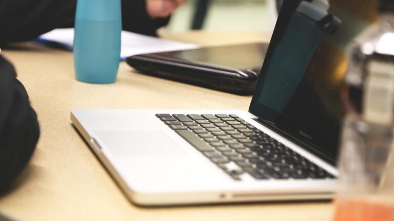 Bureautique nomade : Top 5 des ordinateurs portables pour une productivit&eacute; sans limites, des marques Acer &agrave; Apple