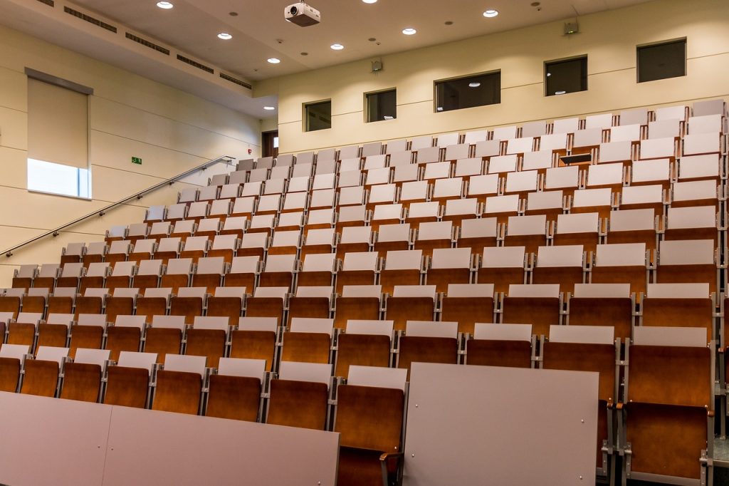 découvrez les meilleurs classements universitaires, comparez les établissements à l'international et trouvez l'université idéale selon votre domaine d'étude, votre pays et vos critères de sélection.
