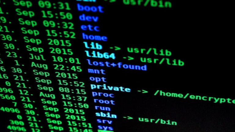 d&eacute;couvrez l'essentiel de la cybers&eacute;curit&eacute; : principes, bonnes pratiques, protection des donn&eacute;es et outils pour s&eacute;curiser vos informations en ligne et pr&eacute;venir les cybermenaces.
