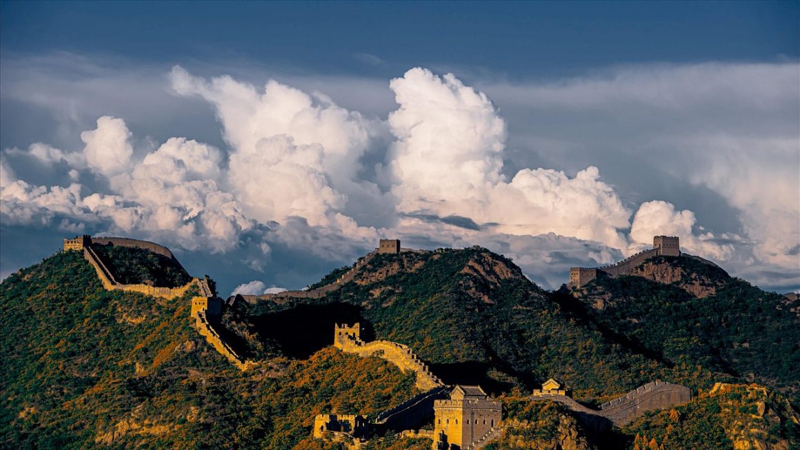 découvrez la chine, un pays fascinant aux traditions millénaires, à la culture riche et aux paysages à couper le souffle. explorez son histoire, sa cuisine, ses sites emblématiques et son dynamisme moderne.