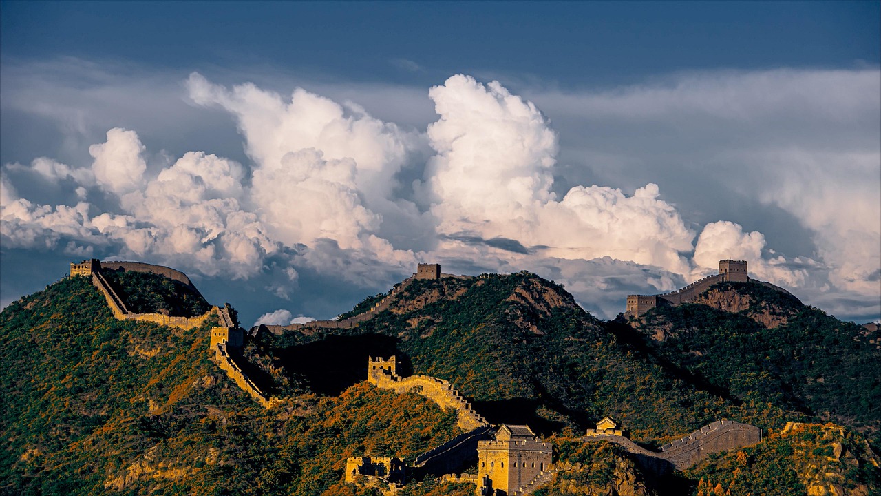 découvrez la chine, un pays fascinant aux traditions millénaires, à la culture riche et aux paysages à couper le souffle. explorez son histoire, sa cuisine, ses sites emblématiques et son dynamisme moderne.