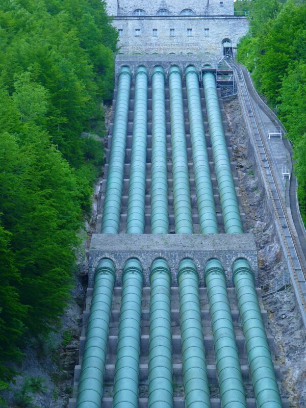 Exploration en Thaïlande : Une visite éclairante du Directeur général à l’Institut d’hydro-informatique et dans un village modèle de gestion des ressources en eau