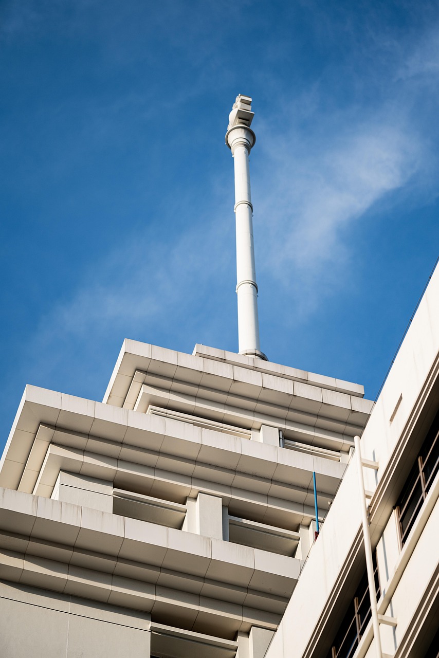 d&eacute;couvrez shenzhen, une ville moderne et dynamique en chine, c&eacute;l&egrave;bre pour son innovation technologique, ses gratte-ciel impressionnants et sa culture vibrante.